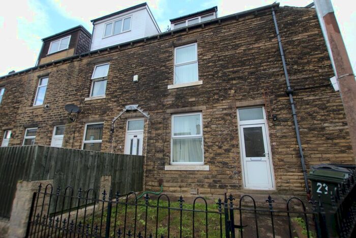 3 Bedroom Property To Rent In Leonards Place, Bingley, BD16