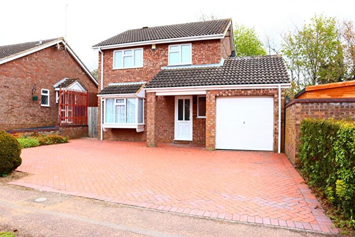 3 Bedroom Detached House To Rent In Bradvue Crescent, Bradville, Milton Keynes, MK13
