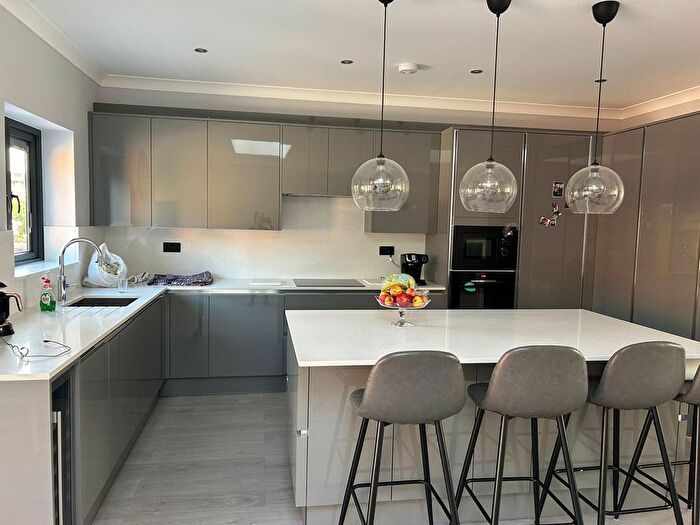 3 Bedroom Terraced House To Rent In Bedroom House For Rent London, N9
