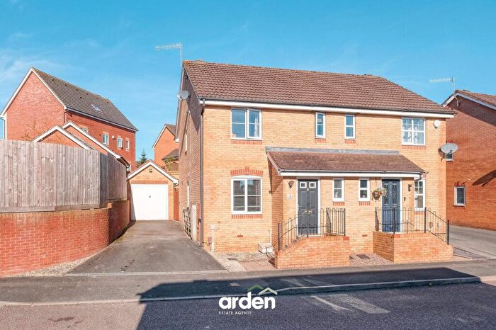 3 Bedroom Semi Detached House For Sale In Robins Lane, Redditch, B97