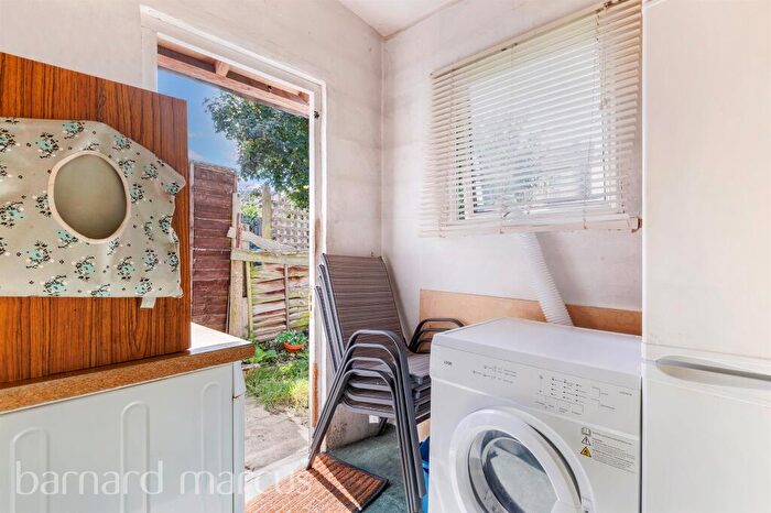 3 Bedroom Terraced House For Sale In Cecil Road, Croydon, CR0