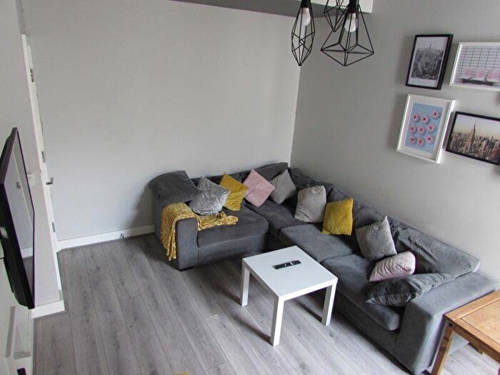 6 Bedroom Detached House To Rent In Hannan Road, Liverpool, L6