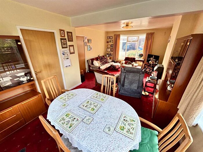 3 Bedroom Detached House For Sale In Wantage Road, Carrville, Durham, DH1