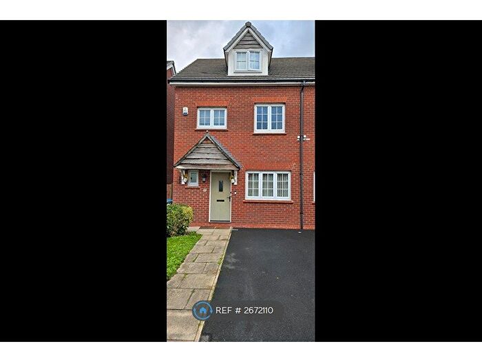 4 Bedroom Semi Detached House To Rent In Edgewood Road, Manchester, M9