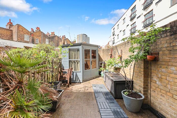 2 Bedroom Apartment To Rent In St John Street, EC1V