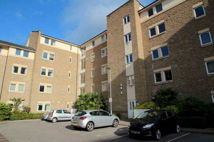 1 Bedroom Flat To Rent In Thwaite Court, Cornmill View, Horsforth, Leeds, LS18
