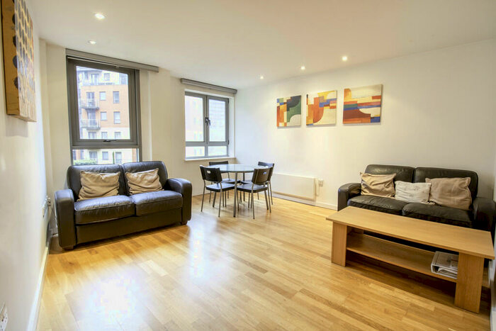 2 Bedroom Apartment To Rent In Elba, City Island, LS12