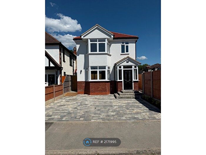 3 Bedroom Detached House To Rent In Suttons Gardens, Hornchurch, RM12