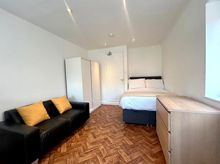 1 Bedroom Flat To Rent In Barnardo Road, St Leonards, Exeter, EX2