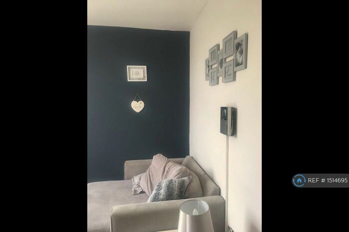 2 Bedroom Flat To Rent In Rhyddings Street, Oswaldtwistle, Accrington, BB5