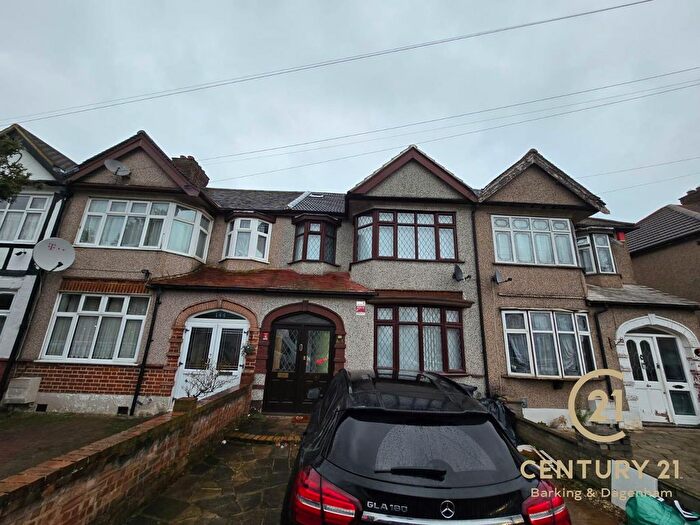 5 Bedroom Terraced House To Rent In Eccleston Crescent, Chadwell Heath, Romford, RM6