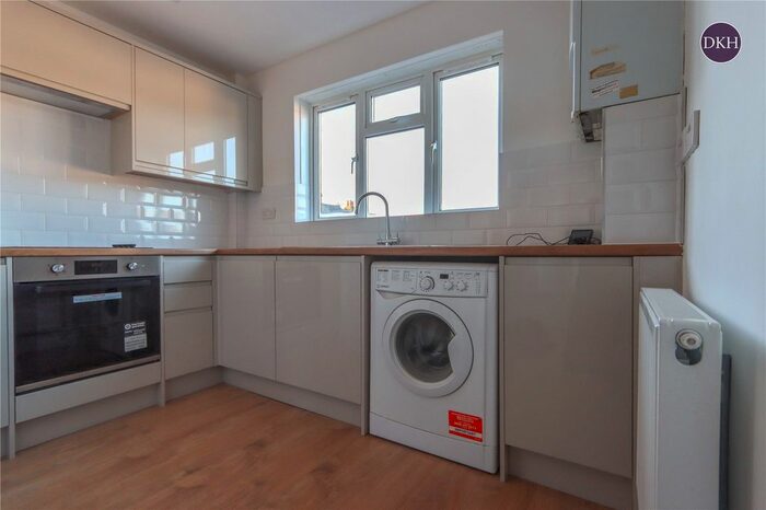 1 Bedroom Flat To Rent In Brockhurst Road, Chesham, Buckinghamshire, HP5