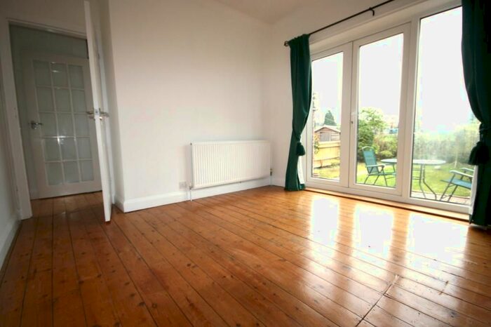 3 Bedroom Semi-Detached House To Rent In St. Leonards Road, Headington, OX3