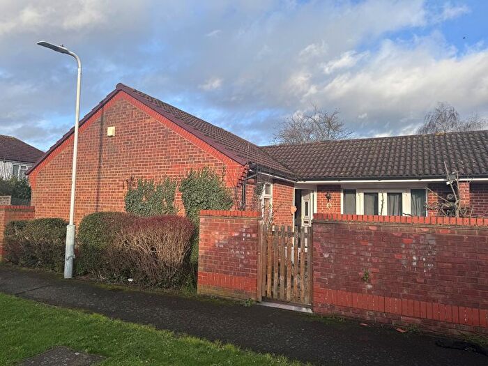 2 Bedroom Bungalow For Sale In Cheviot Close, Harlington, Hayes, UB3