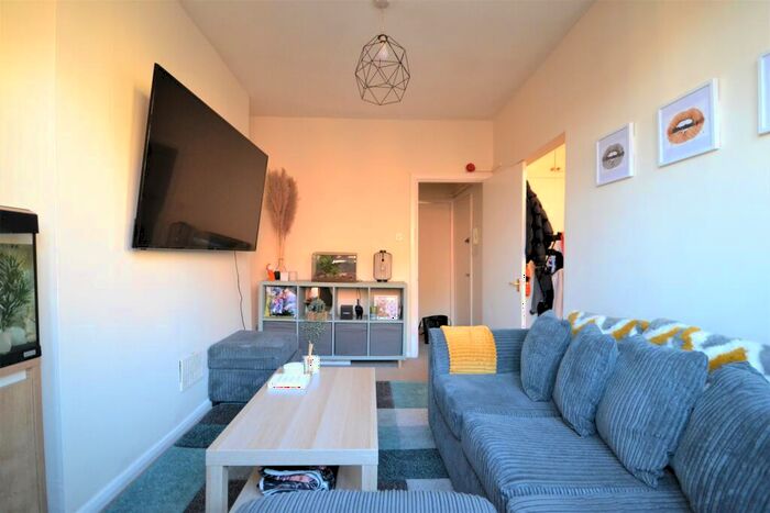 1 Bedroom Flat To Rent In Upper Rock Gardens, Brighton, BN2