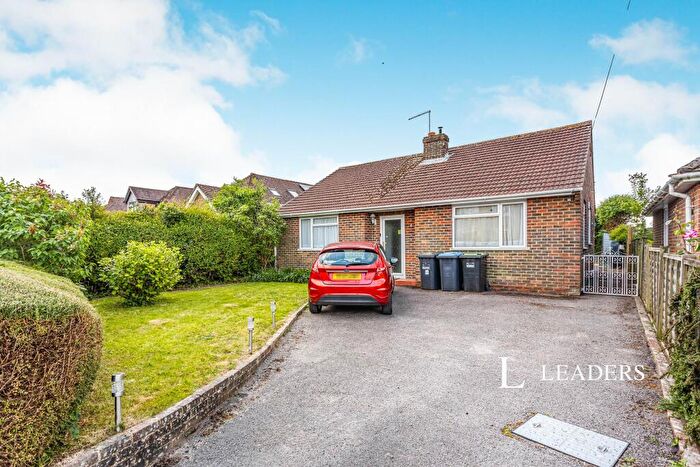 3 Bedroom Bungalow To Rent In Hamsland, Horsted Keynes, RH17