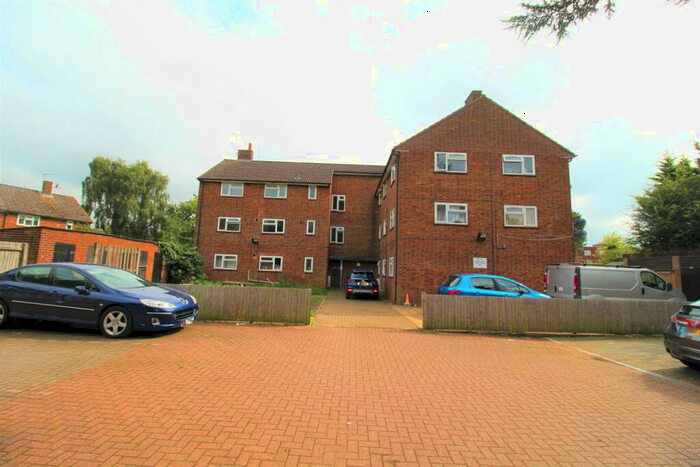 2 Bedroom Apartment To Rent In Chelwood Avenue, Hatfield, AL10