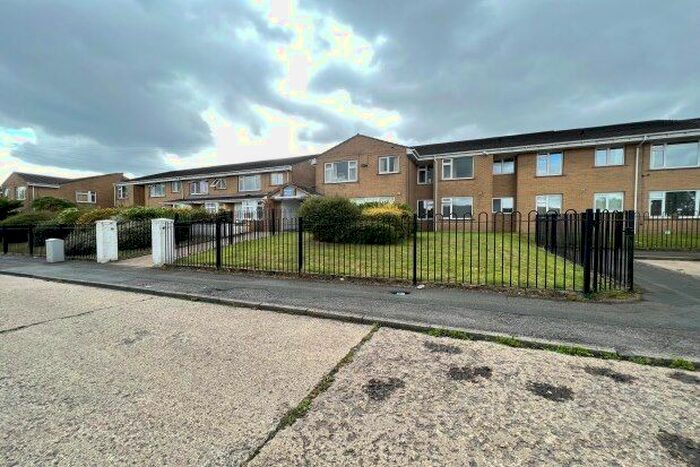 1 Bedroom Flat To Rent In Cumberland Close, Halifax, HX2