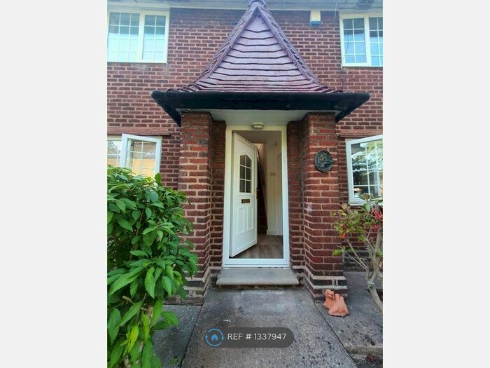 3 Bedroom Semi-Detached House To Rent In Shenley Fields Road, Birmingham, B29