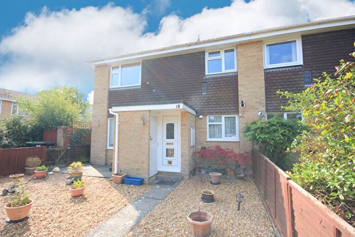 2 Bedroom Flat For Sale In Pittmore Road, Christchurch, BH23