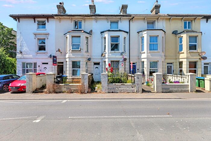 2 Bedroom Flat For Sale In A. Arundel Road, Littlehampton, BN17