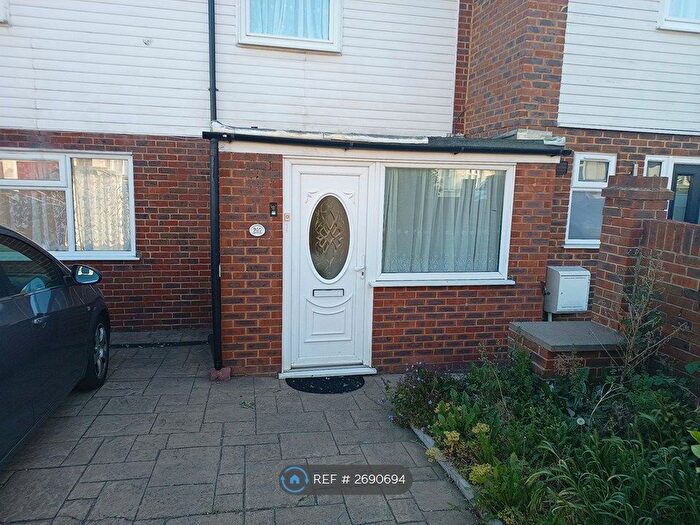 2 Bedroom Terraced House To Rent In Sutton, Sutton, SM3