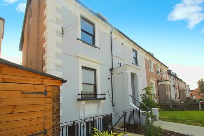 1 Bedroom Flat To Rent In Holmesdale Road, London, SE25