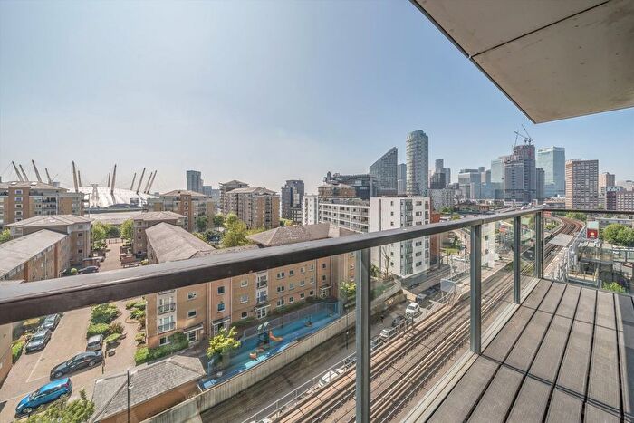 2 Bedroom Flat To Rent In Blackwall Way, Canary Wharf, E14