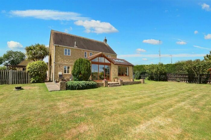 4 Bedroom Detached House For Sale In Stalbridge Common, Stalbridge, Sturminster Newton, DT10