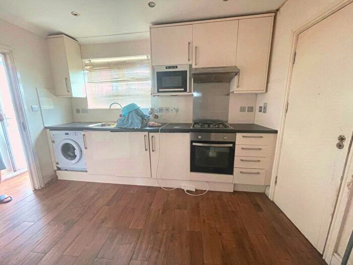 1 Bedroom Flat To Rent In The Broadway, Southall, UB1