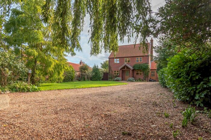 3 Bedroom Detached House For Sale In Oxwick Road, Horningtoft, NR20