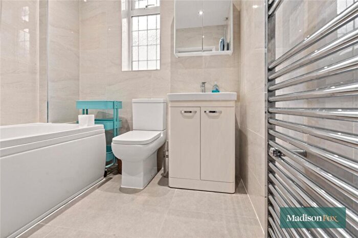 2 Bedroom Bungalow For Sale In Ashley Avenue, Ilford, IG6