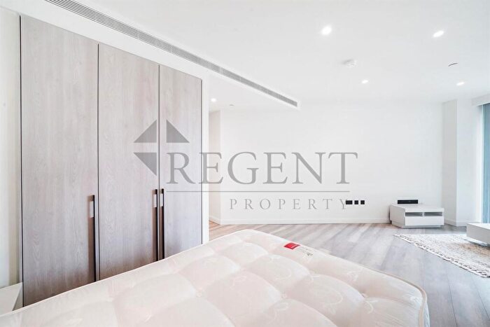 Apartment To Rent In Aspen, Marsh Wall, E14
