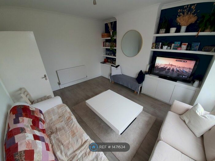 3 Bedroom Maisonette To Rent In James Lane, London, E10