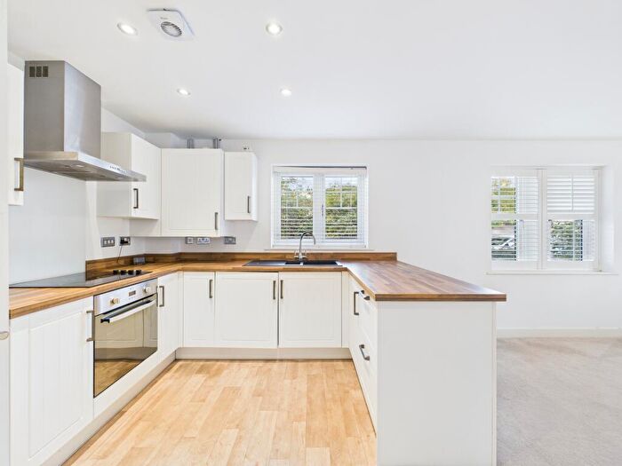 2 Bedroom Flat To Rent In School Lane, Havant, PO9