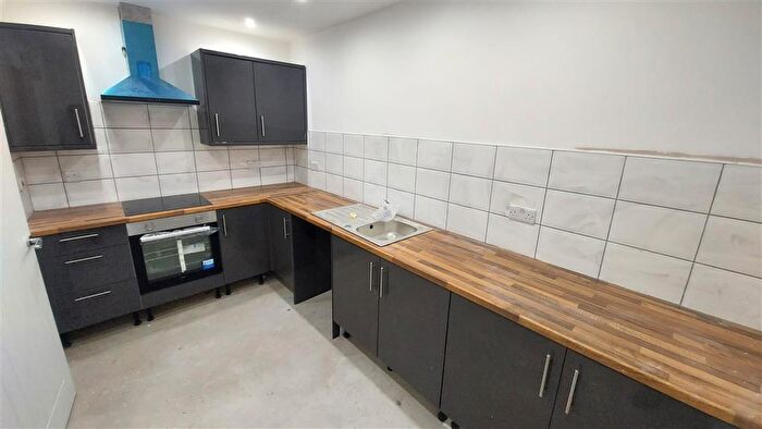 2 Bedroom Flat To Rent In Commercial Street, Risca, Newport, NP11