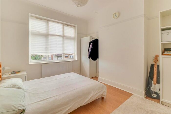 3 Bedroom End Terrace House For Sale In St. Benets Road, Southend-On-Sea, SS2