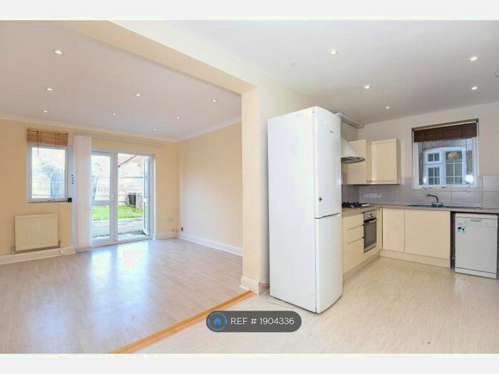 2 Bedroom Maisonette To Rent In Torver Road, Harrow, HA1