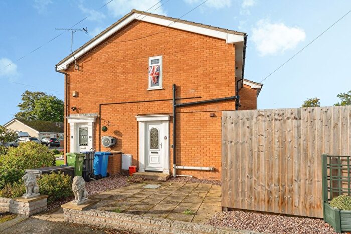 1 Bedroom Flat For Sale In Clos Gladstone, Rhyl, Denbighshire, LL18