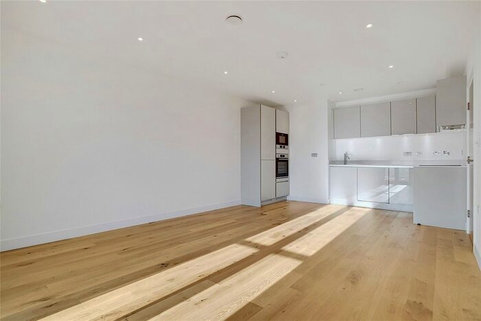 1 Bedroom Flat To Rent In Station Road, London, SE13