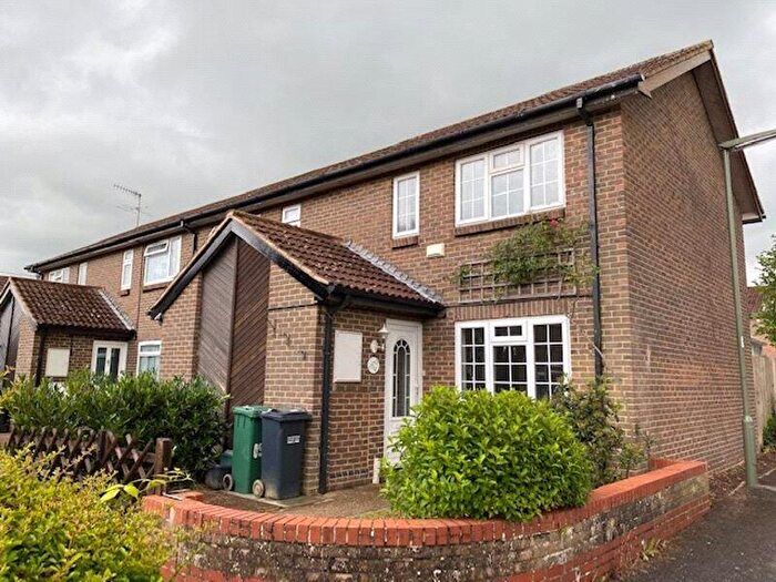 2 Bedroom End Of Terrace House To Rent In Bushfield Drive, Redhill, Surrey, RH1