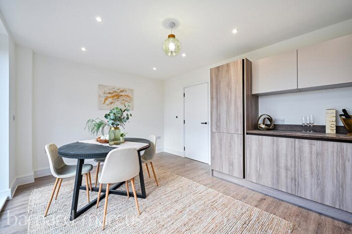 3 Bedroom End Of Terrace House For Sale In Bradmore Way, Coulsdon, CR5