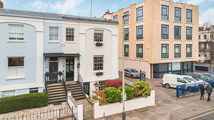 6 Bedroom End Of Terrace House For Sale In Bath Road, Town Centre, Cheltenham, GL53