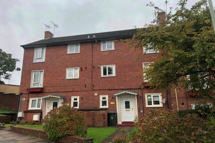 2 Bedroom Maisonette To Rent In Durham Close, Exeter, EX1