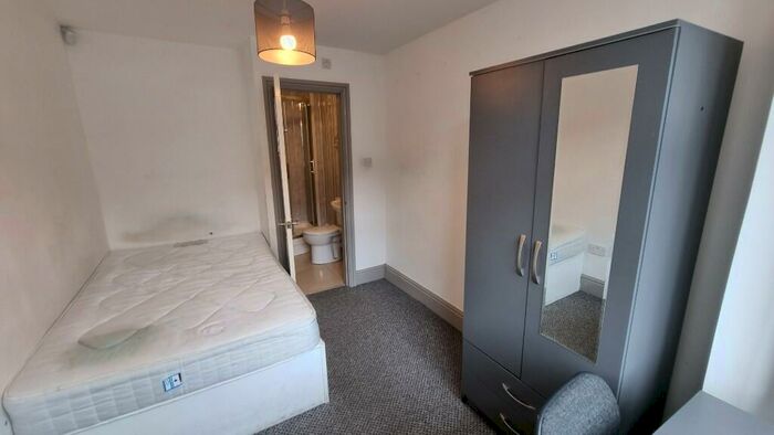 7 Bedroom Detached House To Rent In Alton Road, Birmingham, B29