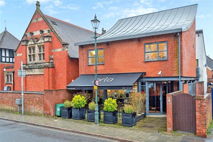 2 Bedroom Flat To Rent In Reading Road, Henley-on-Thames, Oxfordshire, RG9