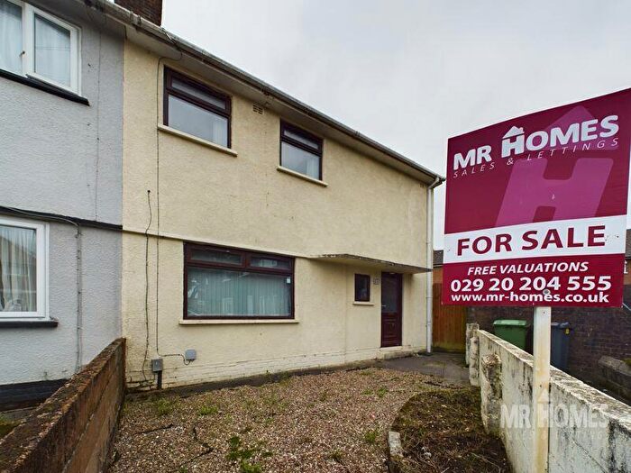 3 Bedroom Semi-Detached House For Sale In Haverford Way, Caerau, CF5