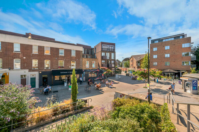 2 Bedroom Maisonette To Rent In Jasmin House, SE4