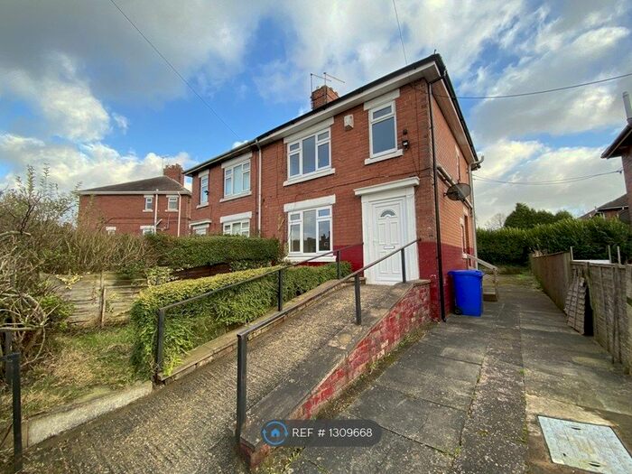 3 Bedroom Semi-Detached House To Rent In South Street, Stoke-On-Trent ST6