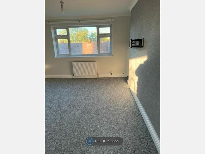 2 Bedroom Flat To Rent In Thornton, Liverpool, L23